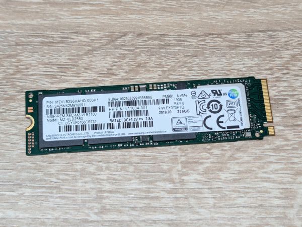 SSD Samsung PM981 256GB NVMe M.2 2280 Життя 99% Б/В
