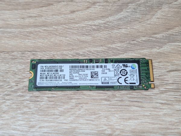 SD Samsung PM961 256GB NVMe M.2 2280 Життя 99% Б/В