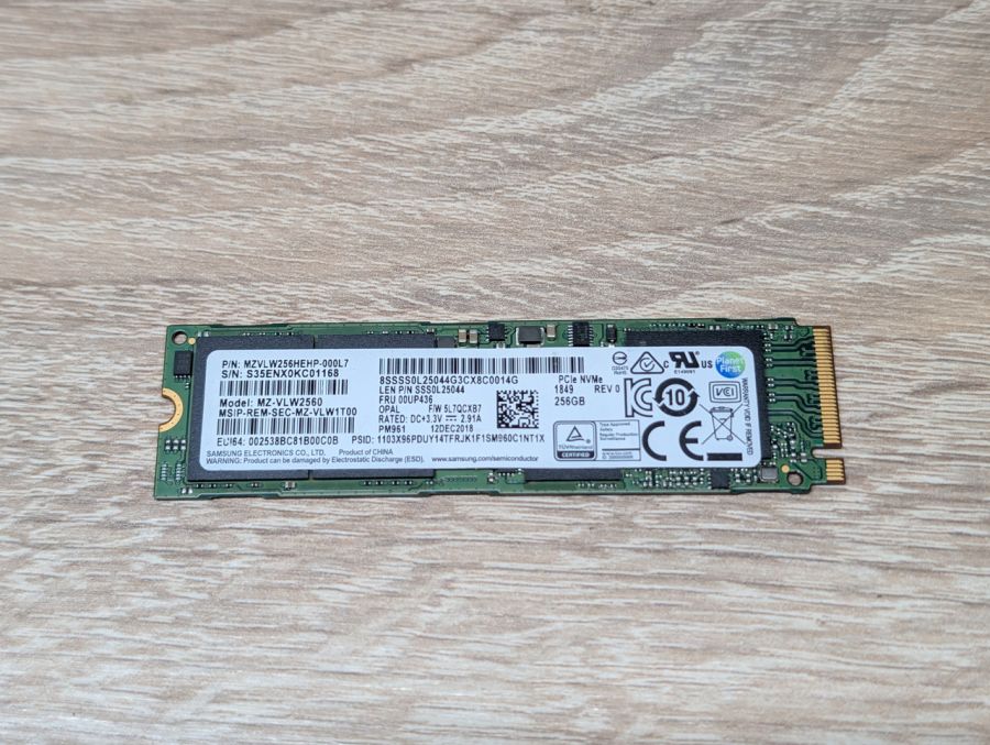SD Samsung PM961 256GB NVMe M.2 2280 Життя 99% Б/В