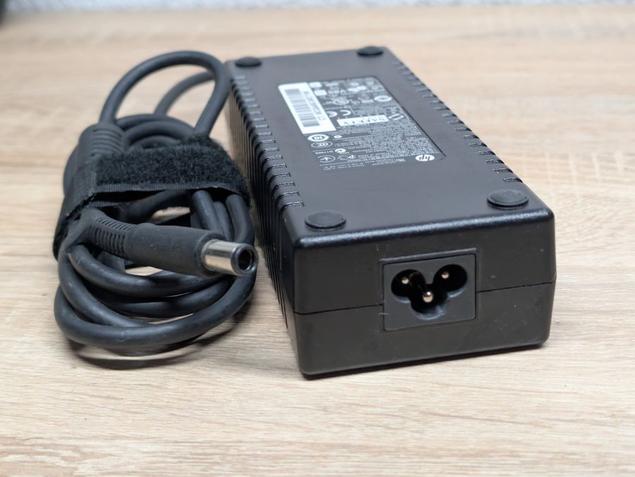 Блок живлення HP 135W 19.5V 6.9A 7.4 x 5.0мм Б/В [ProductHub SKU HP135\7.4-5.0]