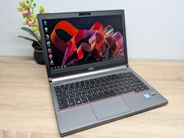 Ноутбук Б/В Fujitsu E736, Intel Core i5-6300U, DDR4 8GB, SSD 128GB, 13" Full HD