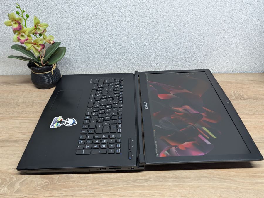 Ноутбук Б/В MSI MS-GL72 6QD, Intel Core i5-6300HQ, DDR4 12GB, SSD 128GB + SSD 500GB, NVIDIA GeForce GTX 950M 2GB, 17" Full HD