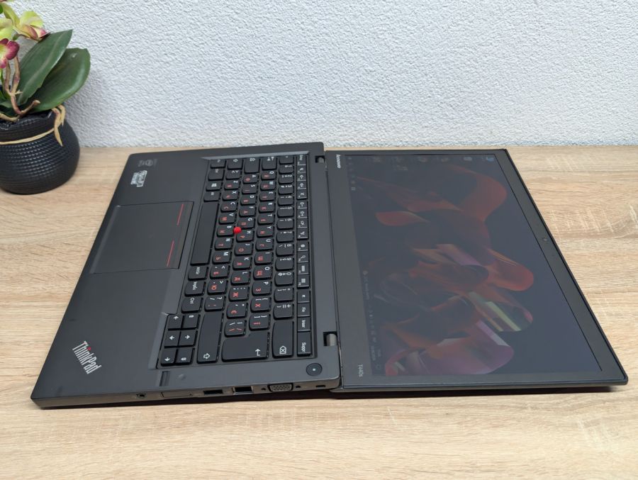 Ноутбук Б/В Lenovo ThinkPad T440S, Intel Core i7-4600U, DDR3 8GB, SSD 120GB, 14" Full HD [ProductHub SKU L672]