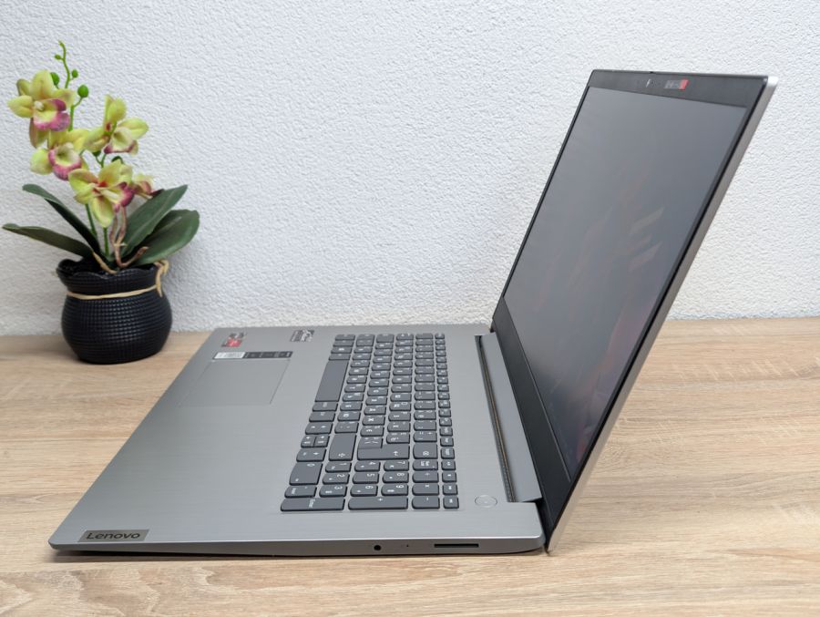 Ноутбук Lenovo Ideapad 3 17ADA05: 17,AMD Ryzen 5 Mobile 3500U,8 GB DDR4,Radeon Vega 8 Graphics 2Gb, SSD 256Gb Б/В [ProductHub SKU L674]