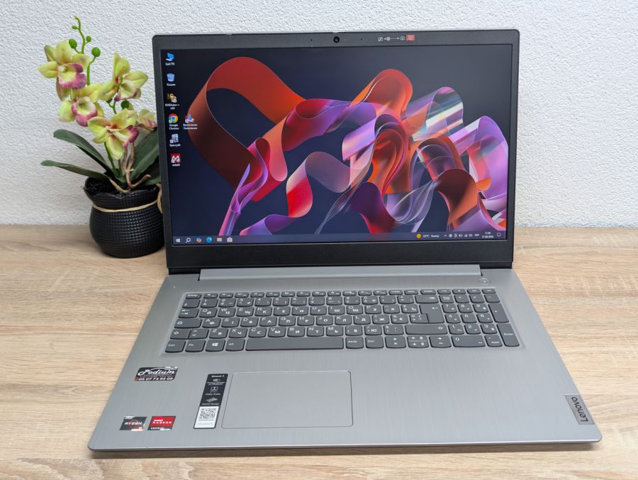 Ноутбук Lenovo Ideapad 3 17ADA05: 17,AMD Ryzen 5 Mobile 3500U,8 GB DDR4,Radeon Vega 8 Graphics 2Gb, SSD 256Gb Б/В [ProductHub SKU L674]
