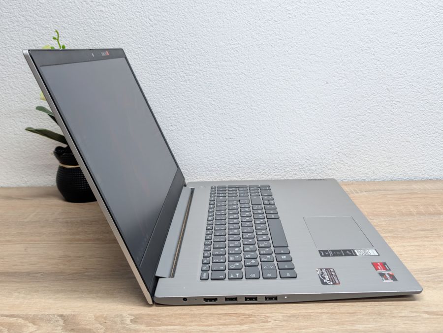 Ноутбук Lenovo Ideapad 3 17ADA05: 17,AMD Ryzen 5 Mobile 3500U,8 GB DDR4,Radeon Vega 8 Graphics 2Gb, SSD 256Gb Б/В [ProductHub SKU L674]