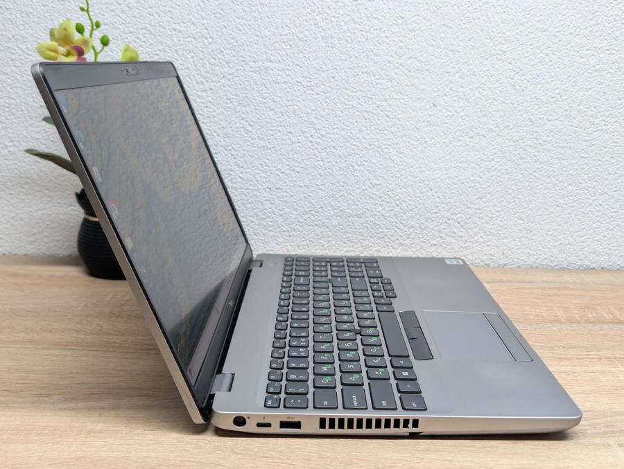 Ноутбук Б/В Dell Latitude 5511, DDR4 16GB, SSD 256GB, NVIDIA GeForce MX250 2GB, 15.6" Full HD [ProductHub SKU Dell694]