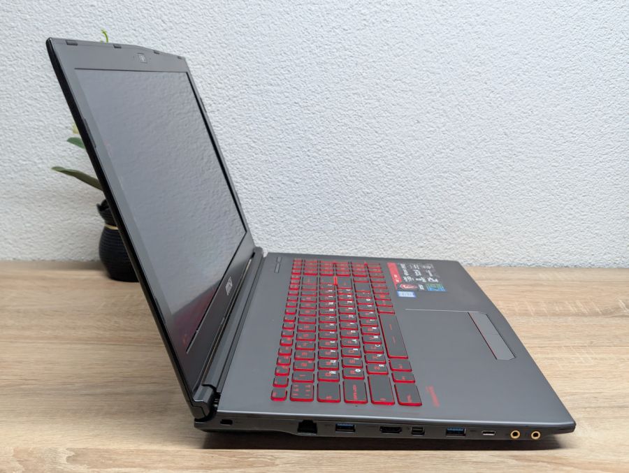 Ноутбук Б/В MSI GU62 MS-16J9, Intel Core i5-7300HQ, DDR4 16GB, SSD 256GB + HDD 1TB, NVIDIA GeForce GTX 1050 2GB, 15.6" Full HD