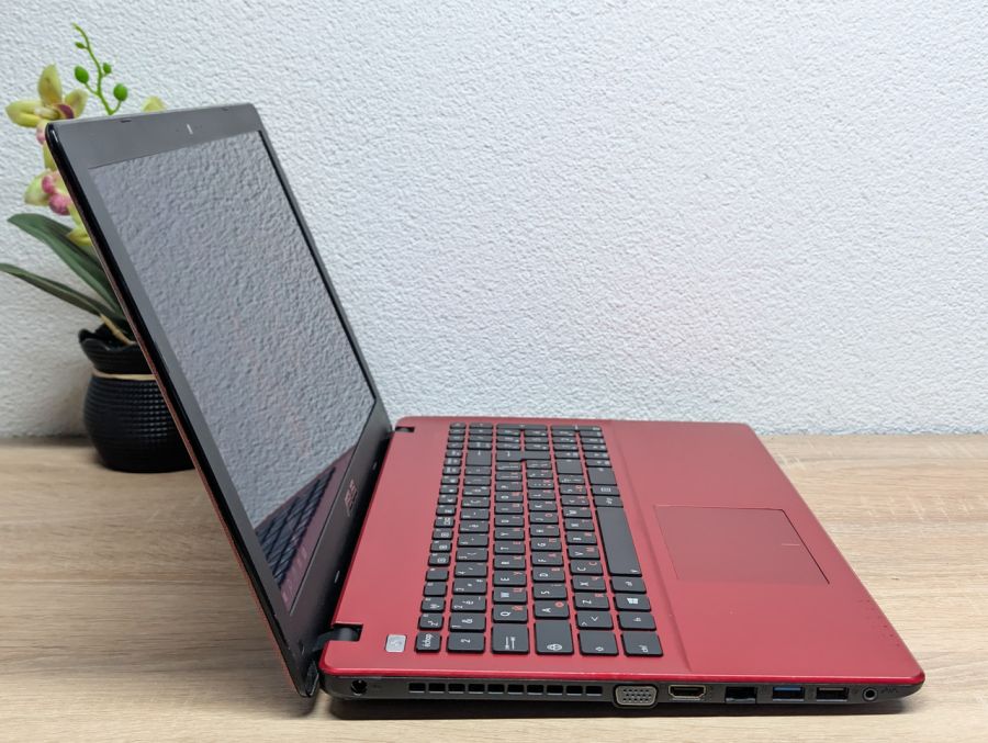Ноутбук Б/В Asus X550CС, Intel Core i3-3217U, DDR3 8GB, SSD 256GB, NVIDIA GeForce GT 720M 2GB, 15.6"