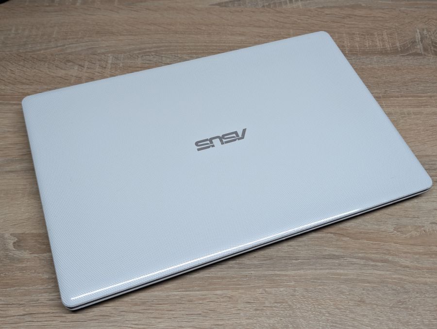 Ноутбук Б/В Asus R510C, Intel Core i3-3337U, DDR3 8GB, SSD 256GB, NVIDIA GeForce GT 720M 2GB, 15.6"