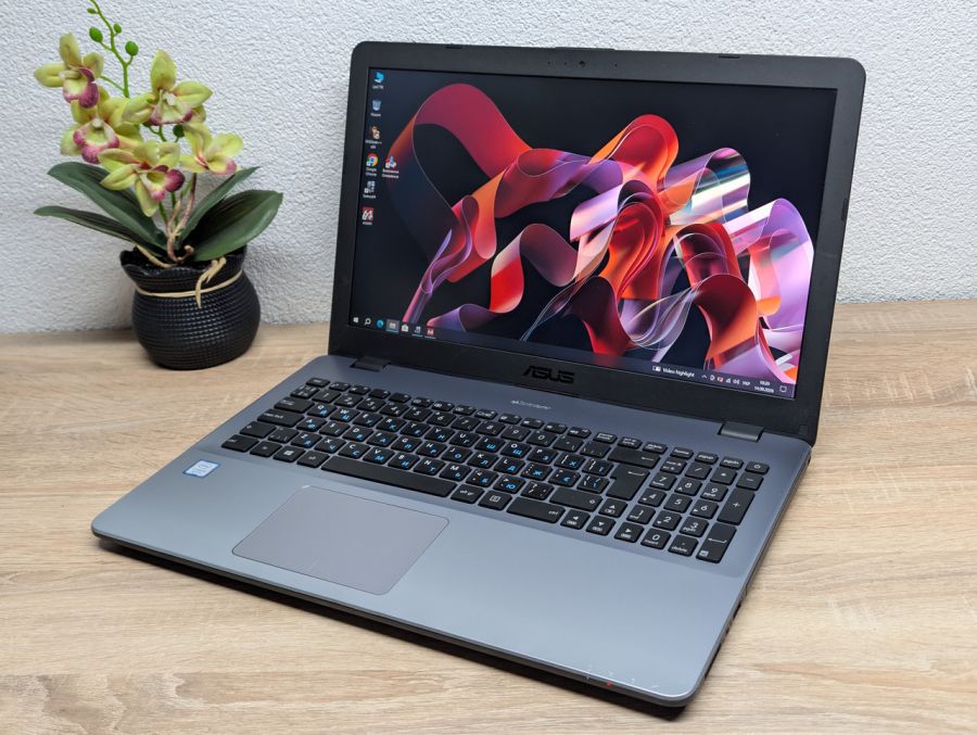 Ноутбук Б/В Asus VivoBook X542U, Intel Core i5-8250U, DDR4 8GB, SSD 256GB + HDD 500GB, 15.6" Full HD [ProductHub SKU Asus207]