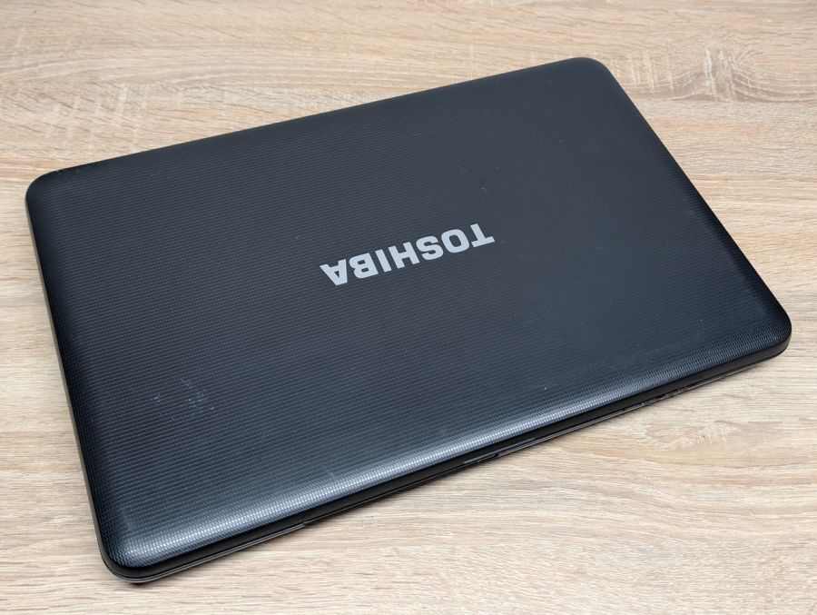 Ноутбук Б/В Toshiba Satellite C855, Intel Core i3-2370M, DDR3 8GB, SSD 120GB, 15.6" HD