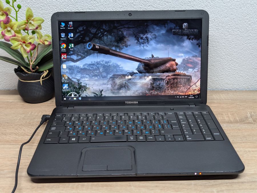 Ноутбук Б/В Toshiba Satellite C855, Intel Core i3-2370M, DDR3 8GB, SSD 120GB, 15.6" HD