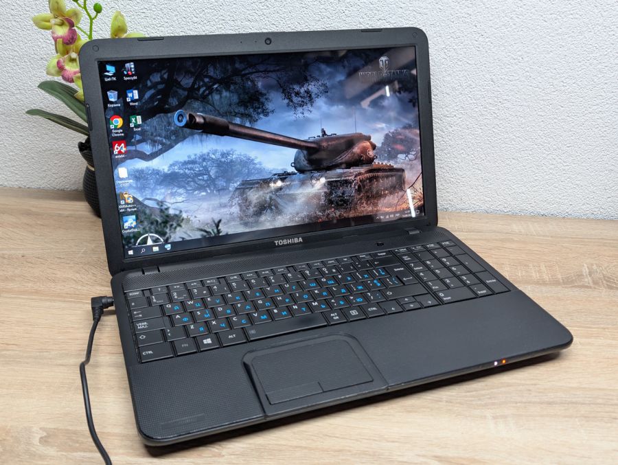 Ноутбук Б/В Toshiba Satellite C855, Intel Core i3-2370M, DDR3 8GB, SSD 120GB, 15.6" HD