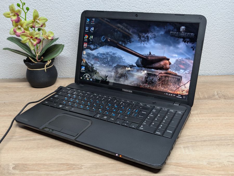 Ноутбук Б/В Toshiba Satellite C855, Intel Core i3-2370M, DDR3 8GB, SSD 120GB, 15.6" HD
