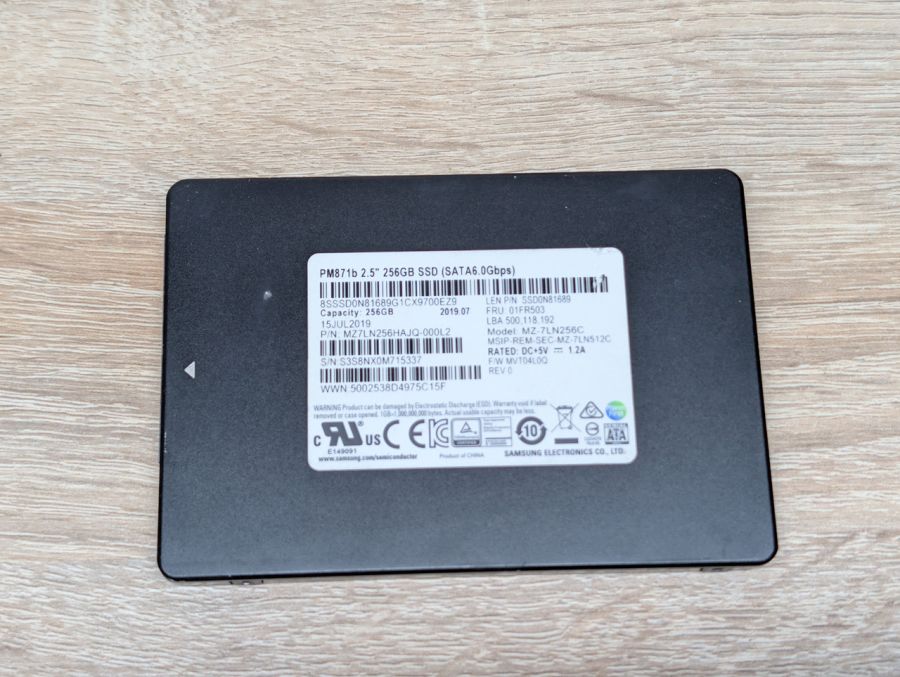 SSD Samsung PM871b 256 ГБ 2.5" Життя 100% Б/В