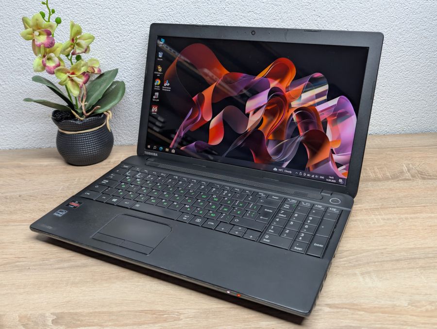 Ноутбук Б/В Toshiba Satellite C50D-A-12M, DDR3 8GB, SSD 128GB, AMD Radeon HD 7310, 15.6" HD [ProductHub SKU T182]