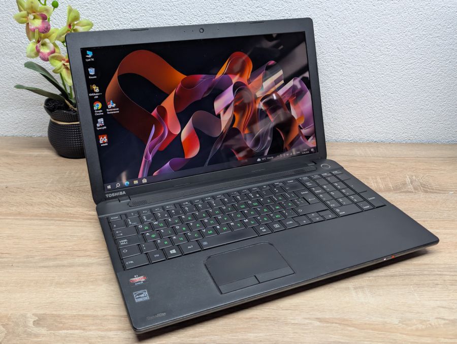 Ноутбук Б/В Toshiba Satellite C50D-A-12M, DDR3 8GB, SSD 128GB, AMD Radeon HD 7310, 15.6" HD