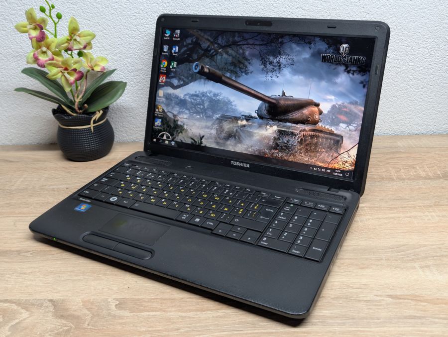 Ноутбук Б/В Toshiba Satellite C650D Діагональ, DDR3 8GB, SSD 120GB, AMD Radeon HD 4200, 15.6" HD