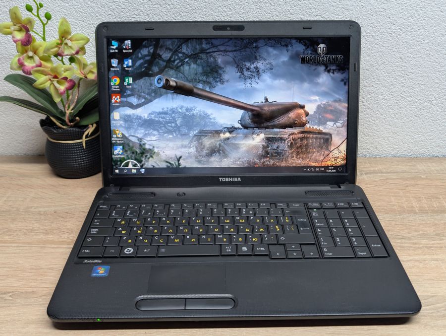 Ноутбук Б/В Toshiba Satellite C650D Діагональ, DDR3 8GB, SSD 120GB, AMD Radeon HD 4200, 15.6" HD