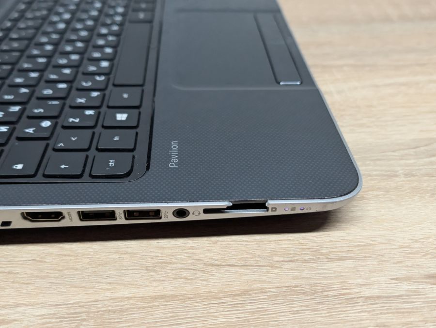 Ноутбук Б/В HP Pavilion 15, AMD A4-5000M, DDR3 8GB, SSD 120GB, AMD Radeon HD 8330, 15.6" HD