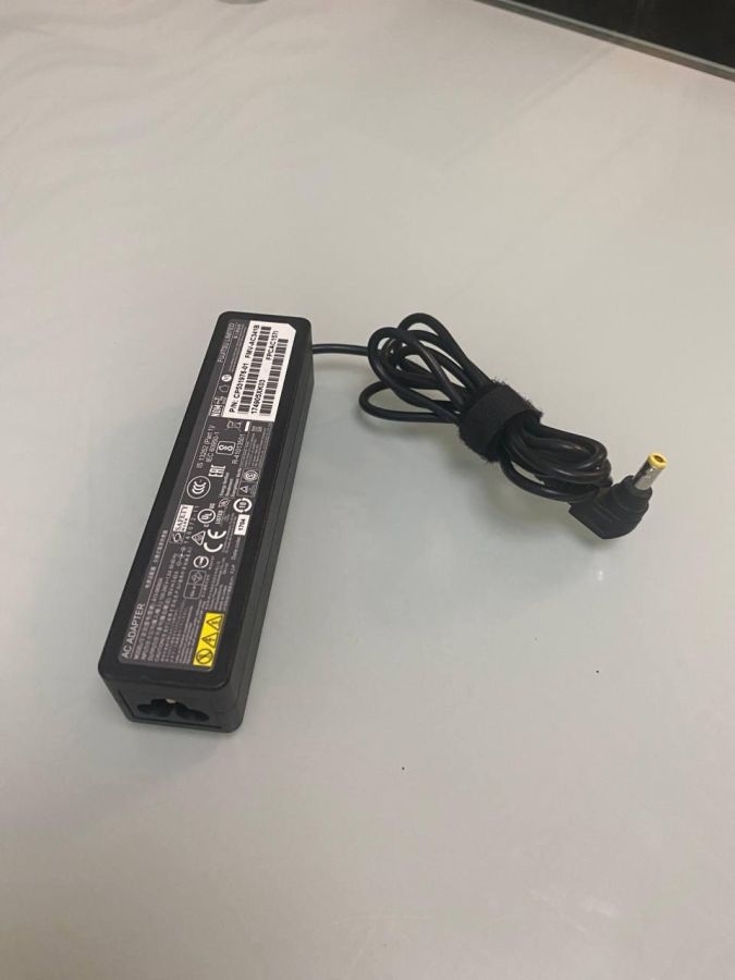 Б/В Fujitsu 65w 5.5*2.5
