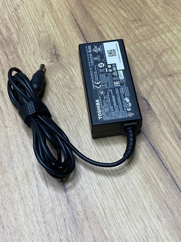 Б/В Toshiba 65w 5.5*2.5 [ProductHub SKU T55_65]