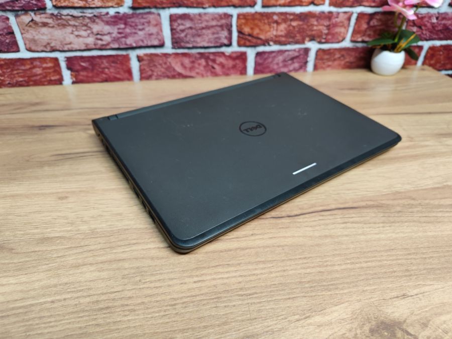 Ноутбук Б/В Dell Latitude 3350, Intel Core i3-5005U, DDR3 8 GB, SSD 128GB, 13.3" HD