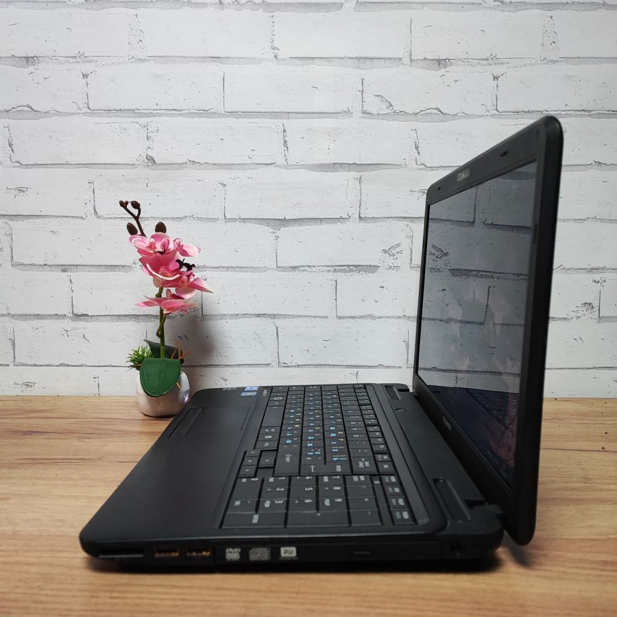 Ноутбук Б/В Toshiba Satellite Pro L650-1CG, Intel Core i3-350M, DDR3 8GB, SSD 128GB, AMD Radeon HD 5000, 15.6" HD