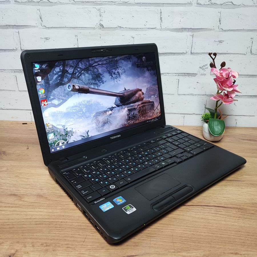 Ноутбук Б/В Toshiba Satellite C660-25U, Intel Core i5-2430M, DDR3 8 GB, SSD 256GB, NVIDIA GeForce 315M, 15.6"