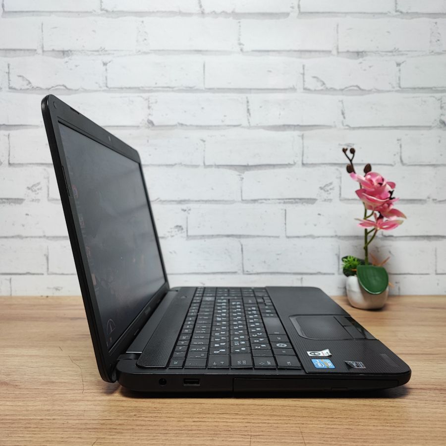Ноутбук Б/В Toshiba C850-1LN, Intel Core i3-2348M, DDR3 8 GB, SSD 128GB, 15.6" HD