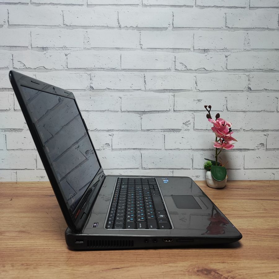 Ноутбук Б/В Dell N7010, Intel Core i5-460M, DDR3 8 GB, SSD 128GB, AMD Radeon HD 5000, 17.3" HD