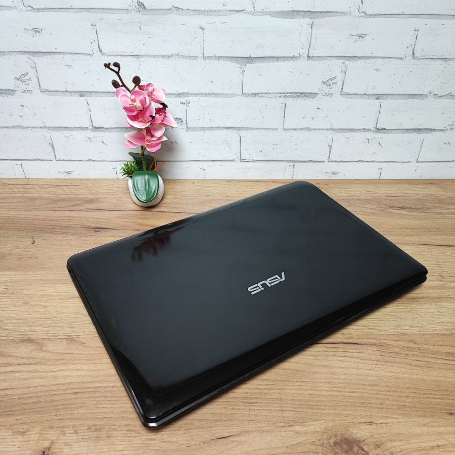 Ноутбук Б/В ASUS K72J, Intel Core i5-460M, DDR3 8 GB, SSD 256GB, AMD Radeon HD 5000, 17.3" HD