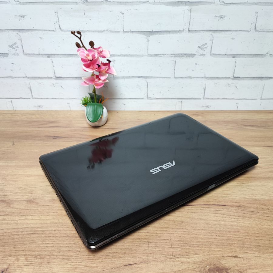 Ноутбук Б/В ASUS K52J, Intel Core i7-740QM, DDR3 8 GB, SSD 256GB, AMD Radeon HD 6300, 15.6" HD