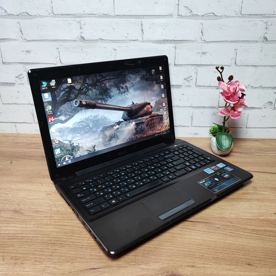 Ноутбук Б/В ASUS K52J, Intel Core i7-740QM, DDR3 8 GB, SSD 256GB, AMD Radeon HD 6300, 15.6" HD