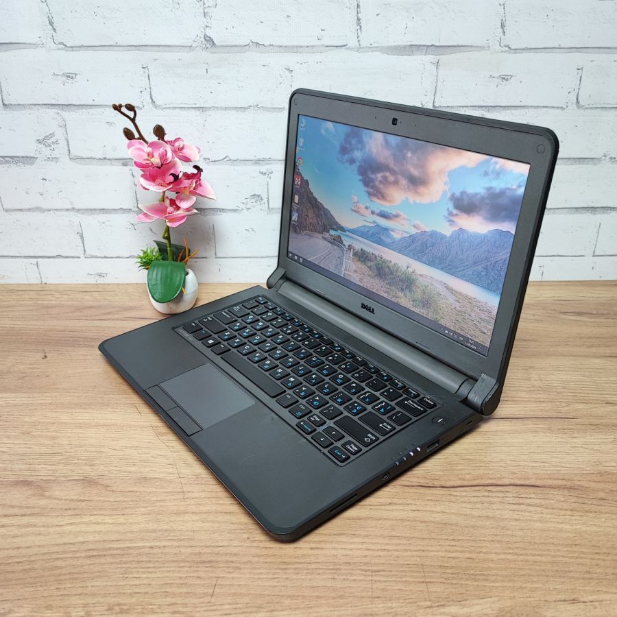 Ноутбук Б/В Dell Latitude 3340, Intel Core i3-4010U, DDR3 8 GB, SSD 128GB, 13.3" HD