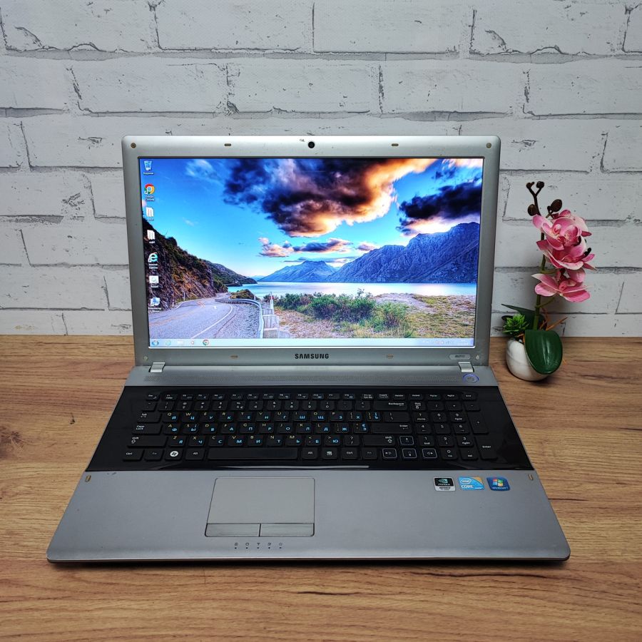 Ноутбук Б/В Samsung RV711, Intel Core i5-480M, DDR3 8 GB, SSD 128GB, NVIDIA GeForce 315M, 17.3"