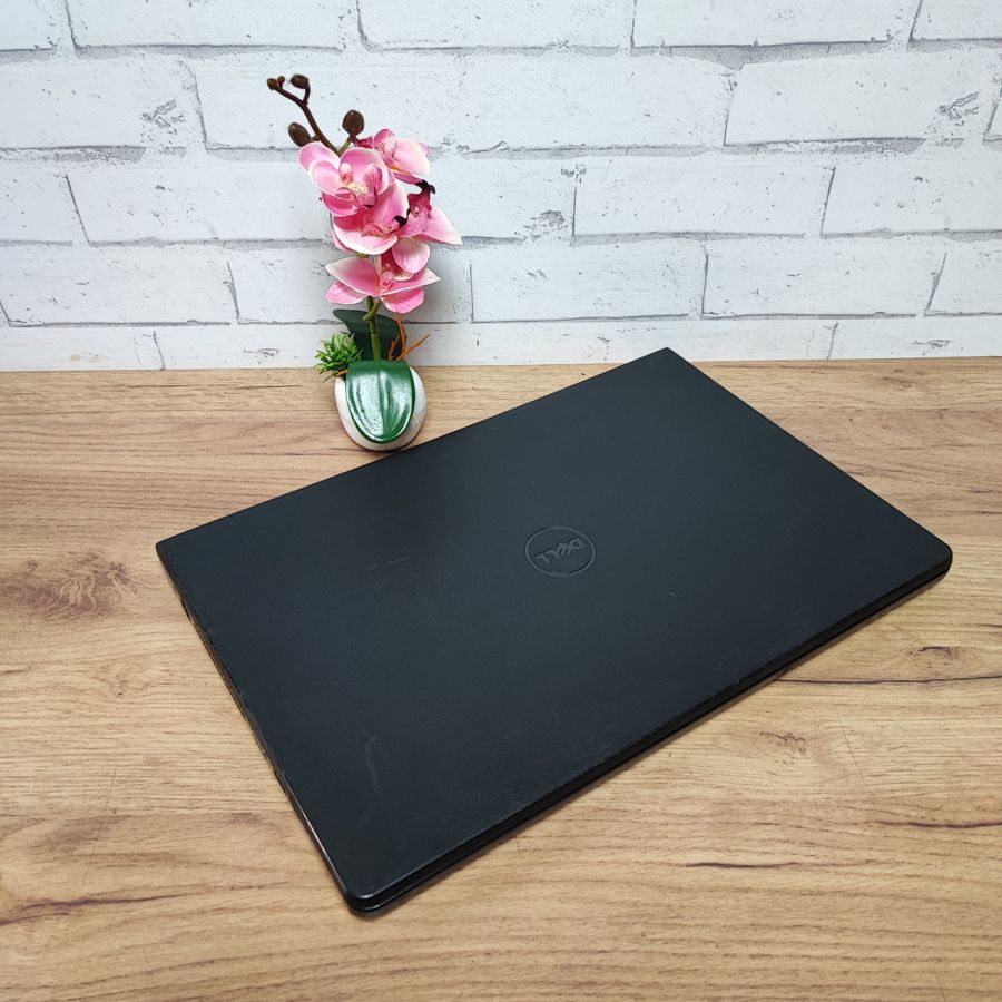 Ноутбук Б/В Dell Vostro 3558, Intel Core i3-5005U, DDR3 8 GB, SSD 128GB, 15.6" HD