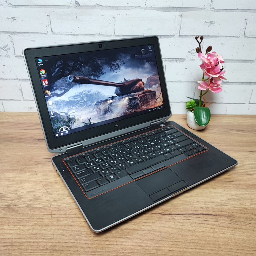 Ноутбук Б/В Dell Latitude E6320, Intel Core i3-2330M, DDR3 8 GB, SSD 128GB, 15.6" HD
