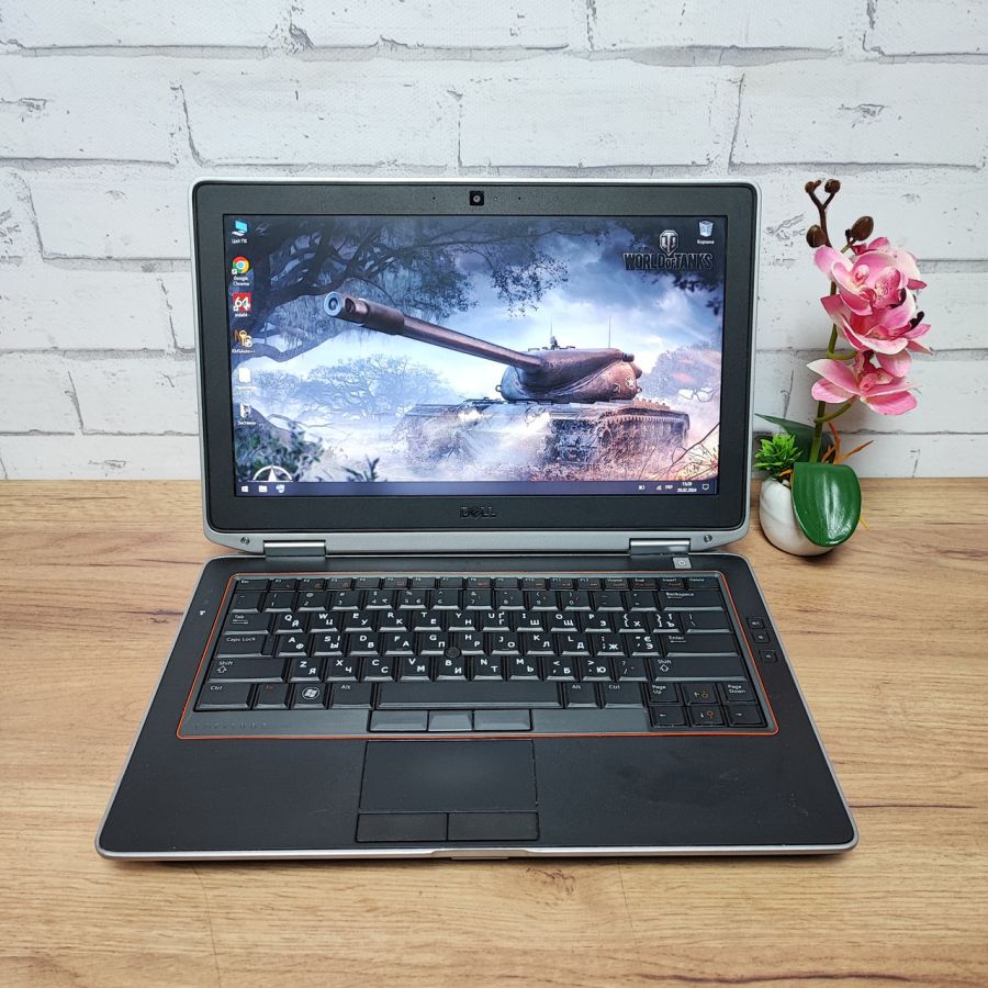 Ноутбук Б/В Dell Latitude E6320, Intel Core i3-2330M, DDR3 8 GB, SSD 128GB, 15.6" HD