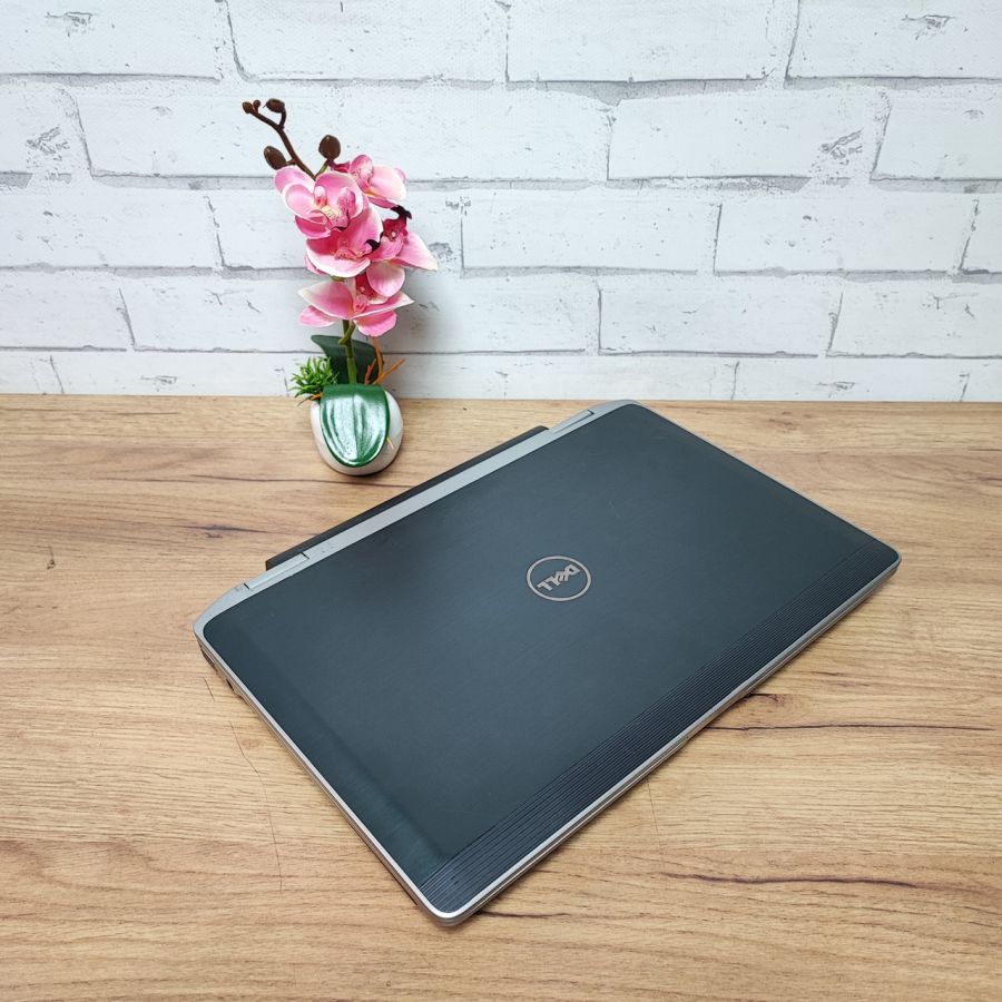 Ноутбук Б/В Dell Latitude E6320, Intel Core i3-2330M, DDR3 8 GB, SSD 128GB, 15.6" HD