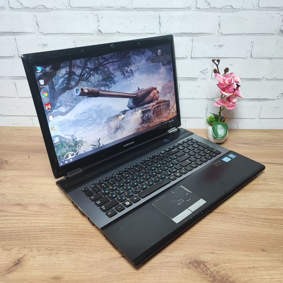 Ноутбук Б/В Samsung RC730, Intel Core i7-2630QM, DDR3 8 GB, SSD 256GB, NVIDIA GeForce GT 540M 1Gb, 17.3"