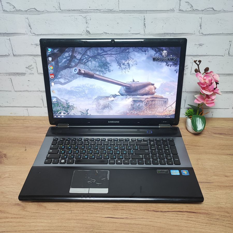 Ноутбук Б/В Samsung RC730, Intel Core i7-2630QM, DDR3 8 GB, SSD 256GB, NVIDIA GeForce GT 540M 1Gb, 17.3"