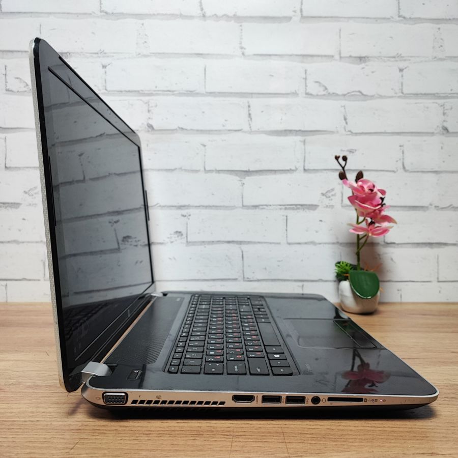 Ноутбук Б/В HP Pavilion 17, AMD A4-5000, DDR3 8 GB, SSD 256GB, AMD Radeon HD 8330, 17" HD
