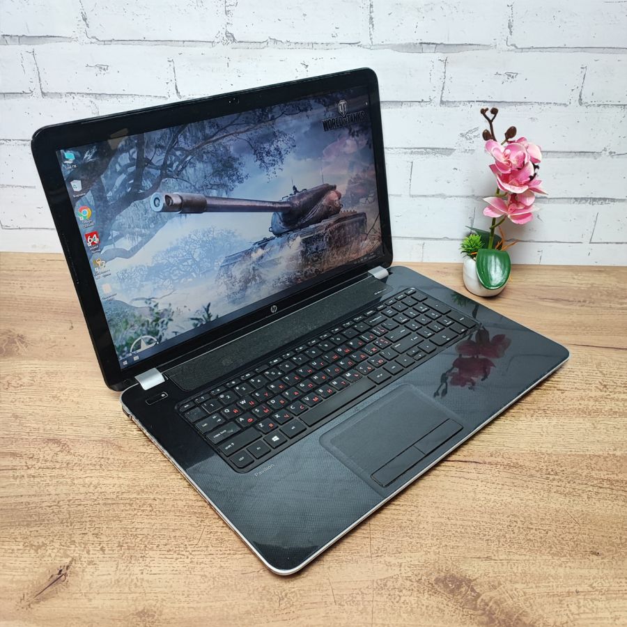 Ноутбук Б/В HP Pavilion 17, AMD A4-5000, DDR3 8 GB, SSD 256GB, AMD Radeon HD 8330, 17" HD