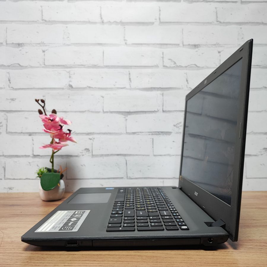 Ноутбук Б/В Acer Aspire E5-573, Intel Core i5-4210U, DDR3 8 GB, SSD 128GB, 15.6" Full HD