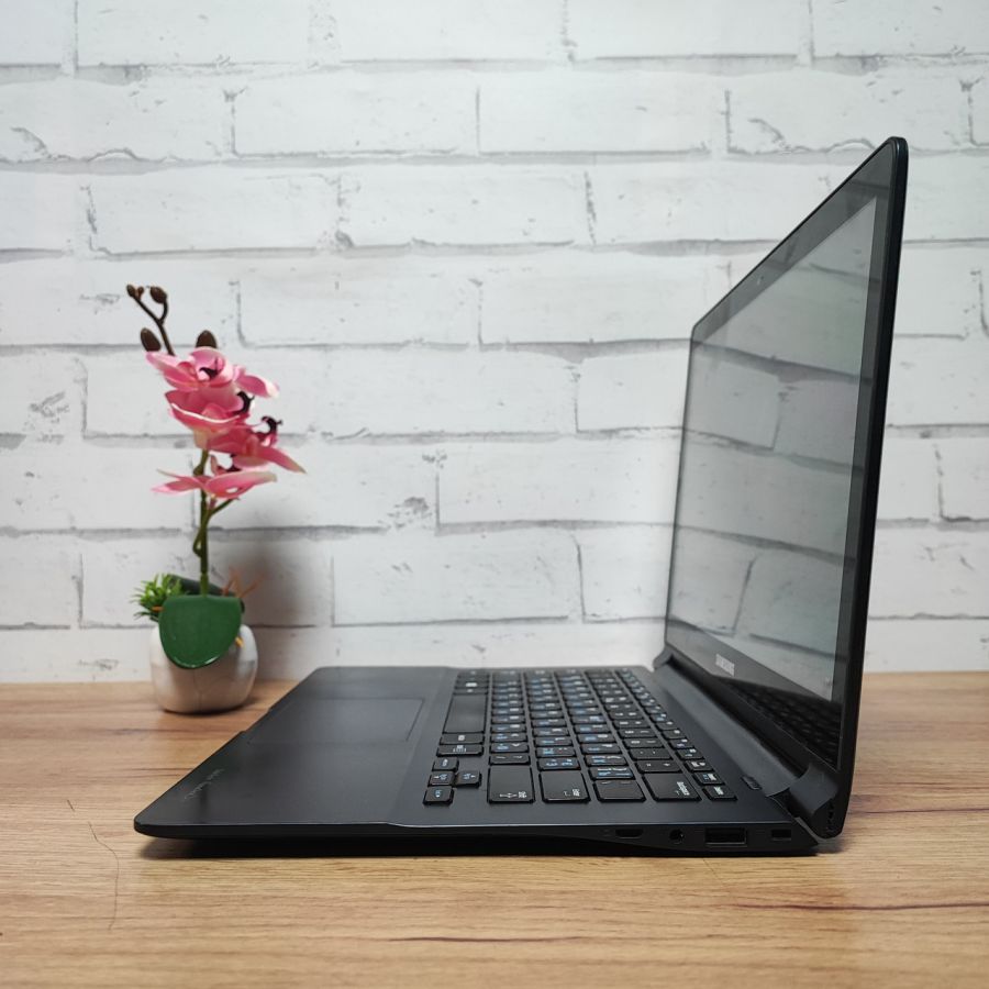 Ноутбук Б/В Samsung 915S, AMD A4, DDR3 4 GB, SSD 128GB, AMD Radeon HD 8250, 13.3" HD