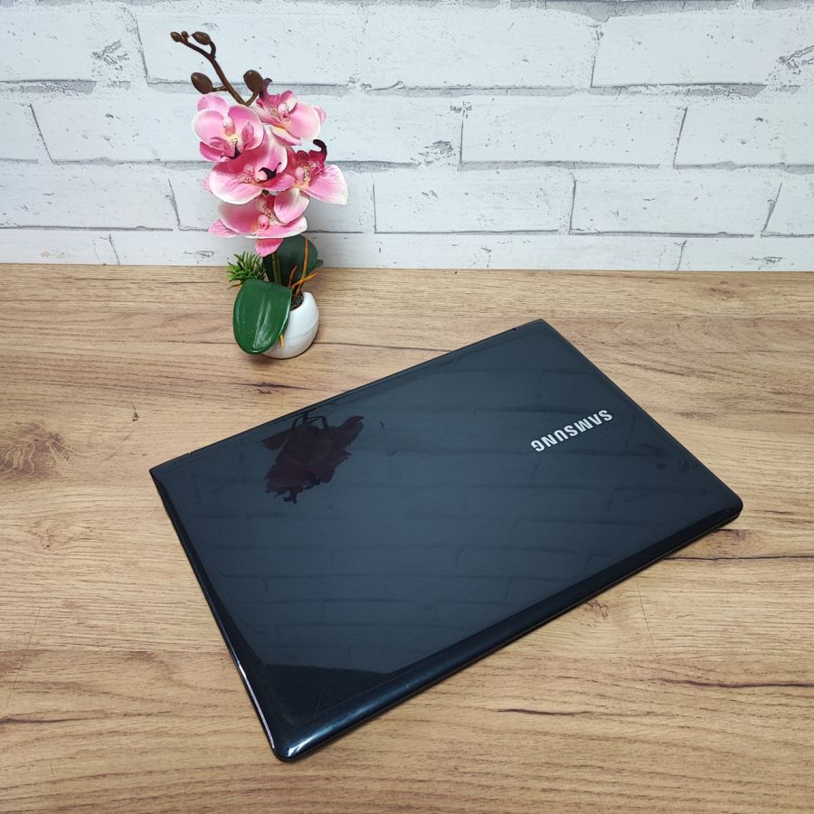 Ноутбук Б/В Samsung 915S, AMD A4, DDR3 4 GB, SSD 128GB, AMD Radeon HD 8250, 13.3" HD