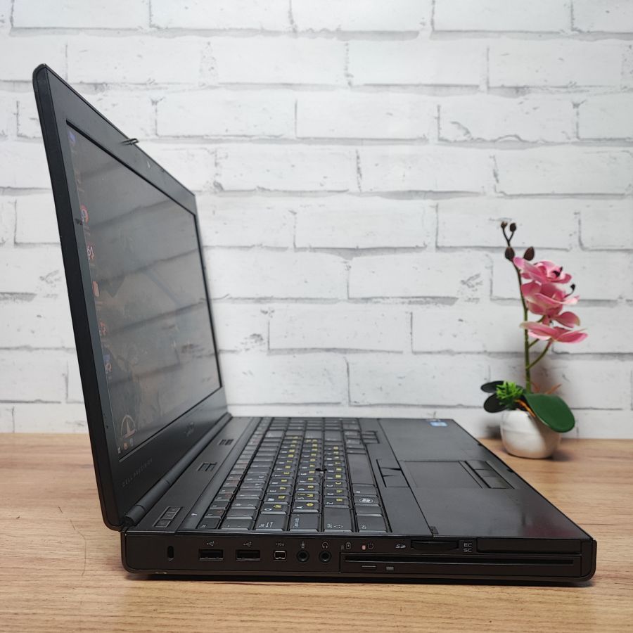 Ноутбук Б/В Dell Precision M4600, Intel Core i7-2820QM, DDR3 16 GB, SSD 256GB, NVIDIA Quadro 2000M 2Gb, 15.6" Full HD