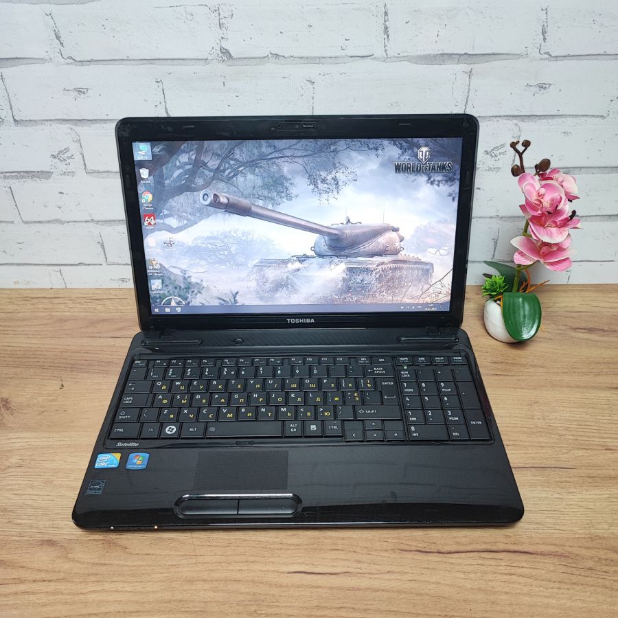 Ноутбук Б/В Toshiba Satellite L650-1Q3, Intel Core i5-480M, DDR3 8 GB, SSD 128GB, AMD Radeon HD 5000, 15.6" HD